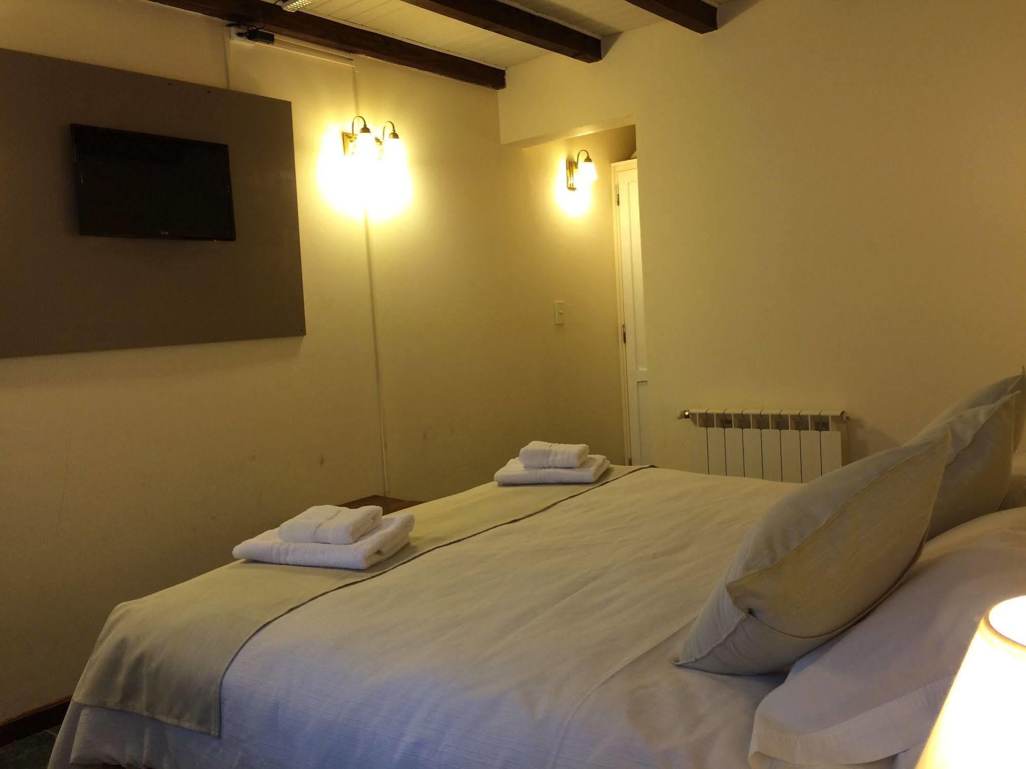 Las Acacias Hotel Villa La Angostura Bagian luar foto